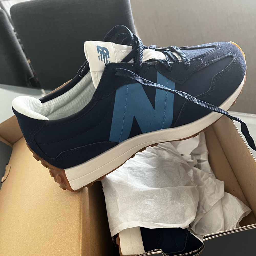 New Balance 327